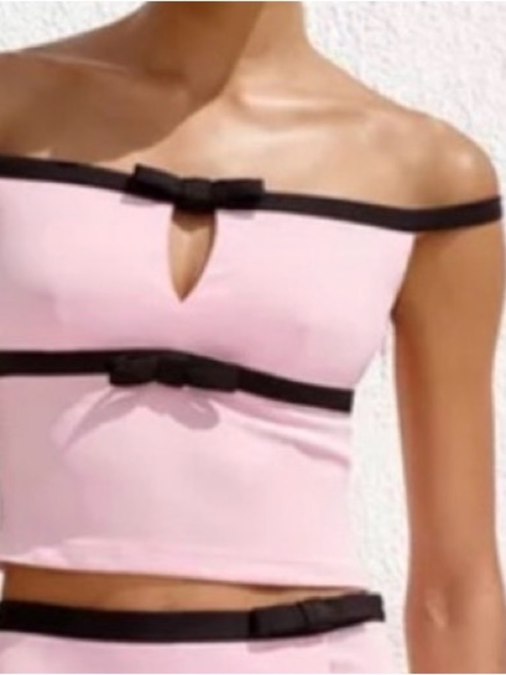 Zara Tie-Up Opening Off-Shoulder Crop Top - Picture 4 of 11